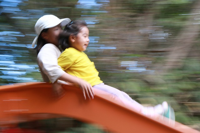 ママの写真教室　滑り台の写真の作例
動きが出る写真の撮り方