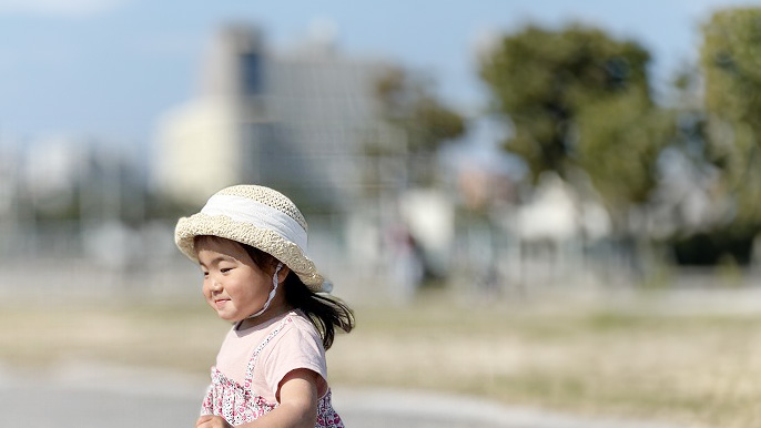 後ろが開いた構図
